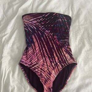 Carmen Marc valvo swimsuitt